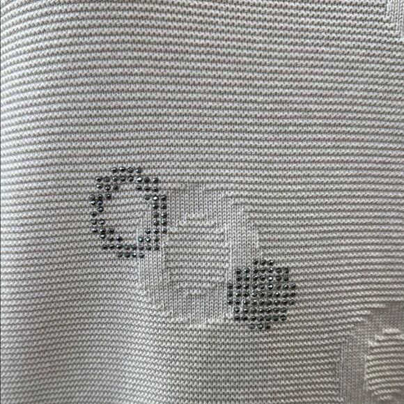RABE Beige Sweater with Gray Accents. - Picture 4 of 10